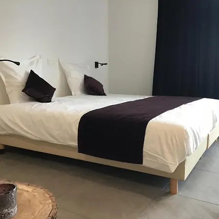 Au Bord De La Foret Bed & Breakfast